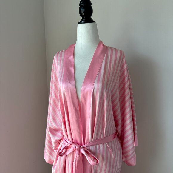 Victoria's Secret Other - 🩷 Victoria's Secret Iconic Pink Stripe Satin Robe M/L